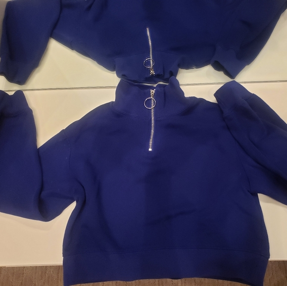 H&M Crop sweatshirt - Picture 2 of 9